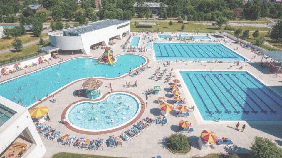 Jakie atrakcje oferuje Park Wodny Moczydło?
